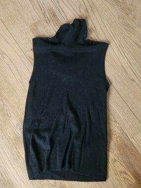 Brass Clothing Sleeveless Knit Turtleneck